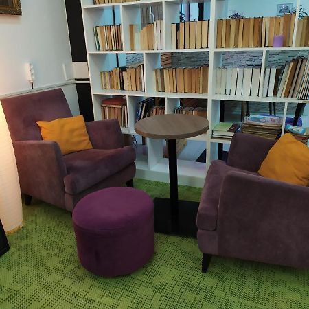 Хостел 689Capsulehotel&Coffee Almaty Eksteriør billede